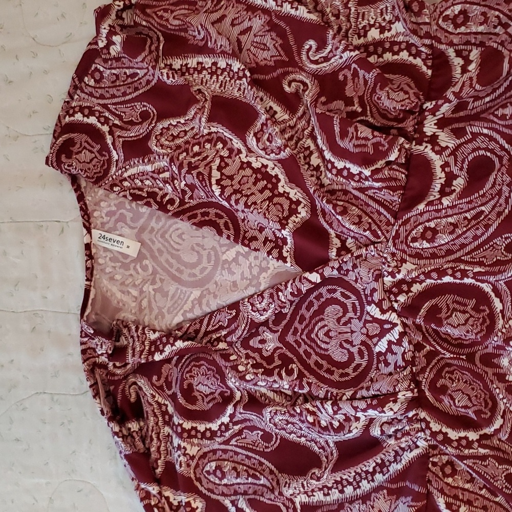 24seven, Size 3X, Wine/burgundy, paisley, dolman puffy sleeve with extended cuff